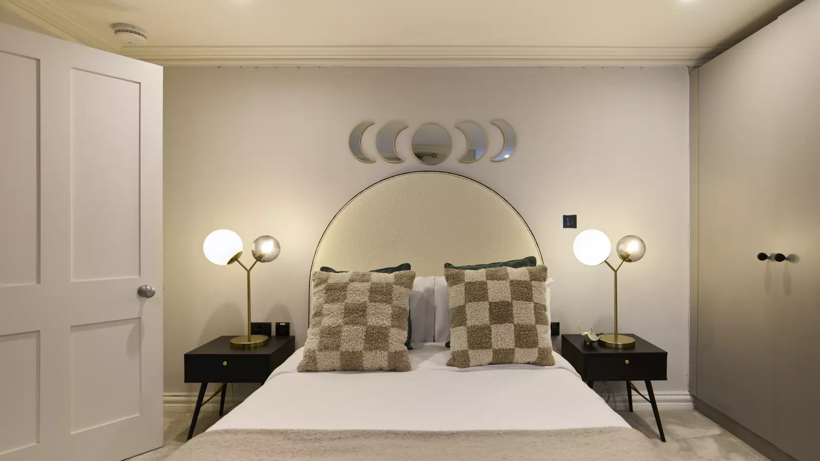 Flat Kensington Gardens Square in City of Westminster
