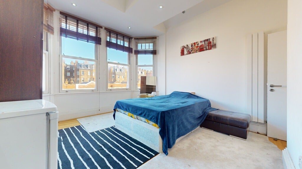 Flat West End Lane in Greater London