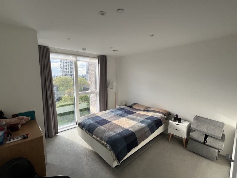 Room Scena Way in Greater London