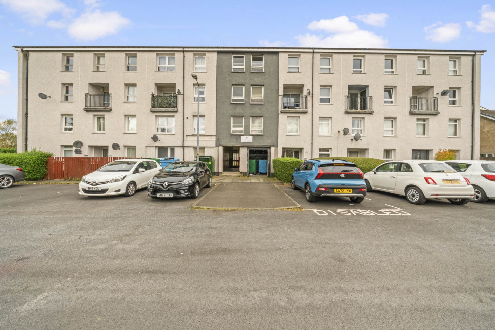 House Forth Place in Johnstone