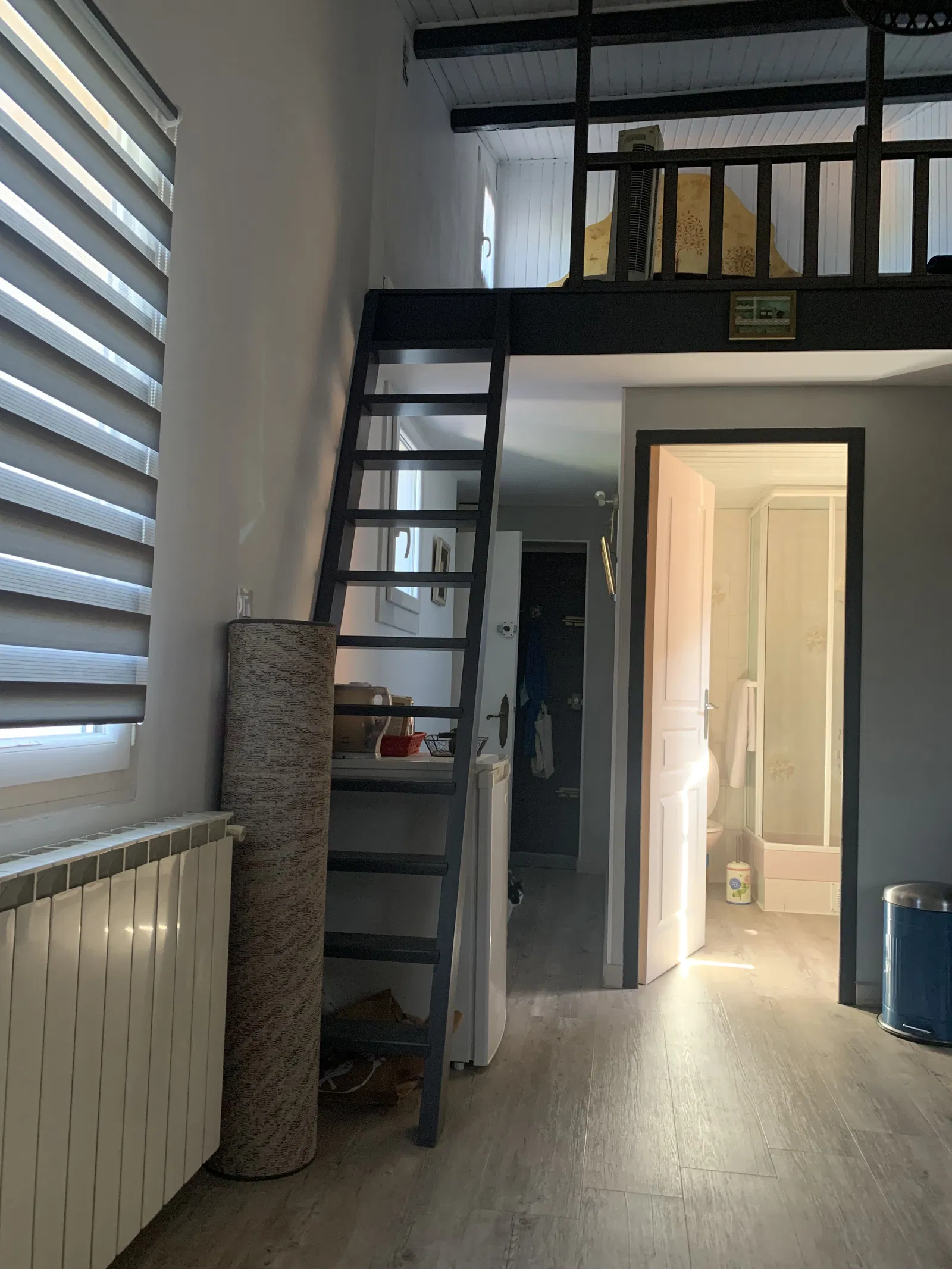 Room A 52 in La Bouilladisse