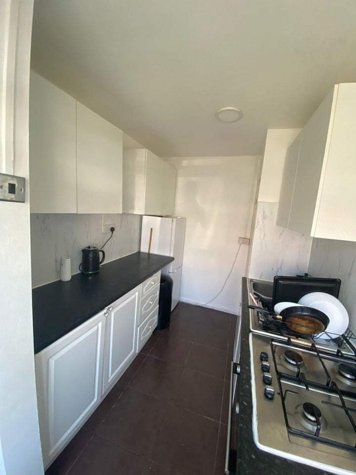 Room Alderman Avenue in Greater London