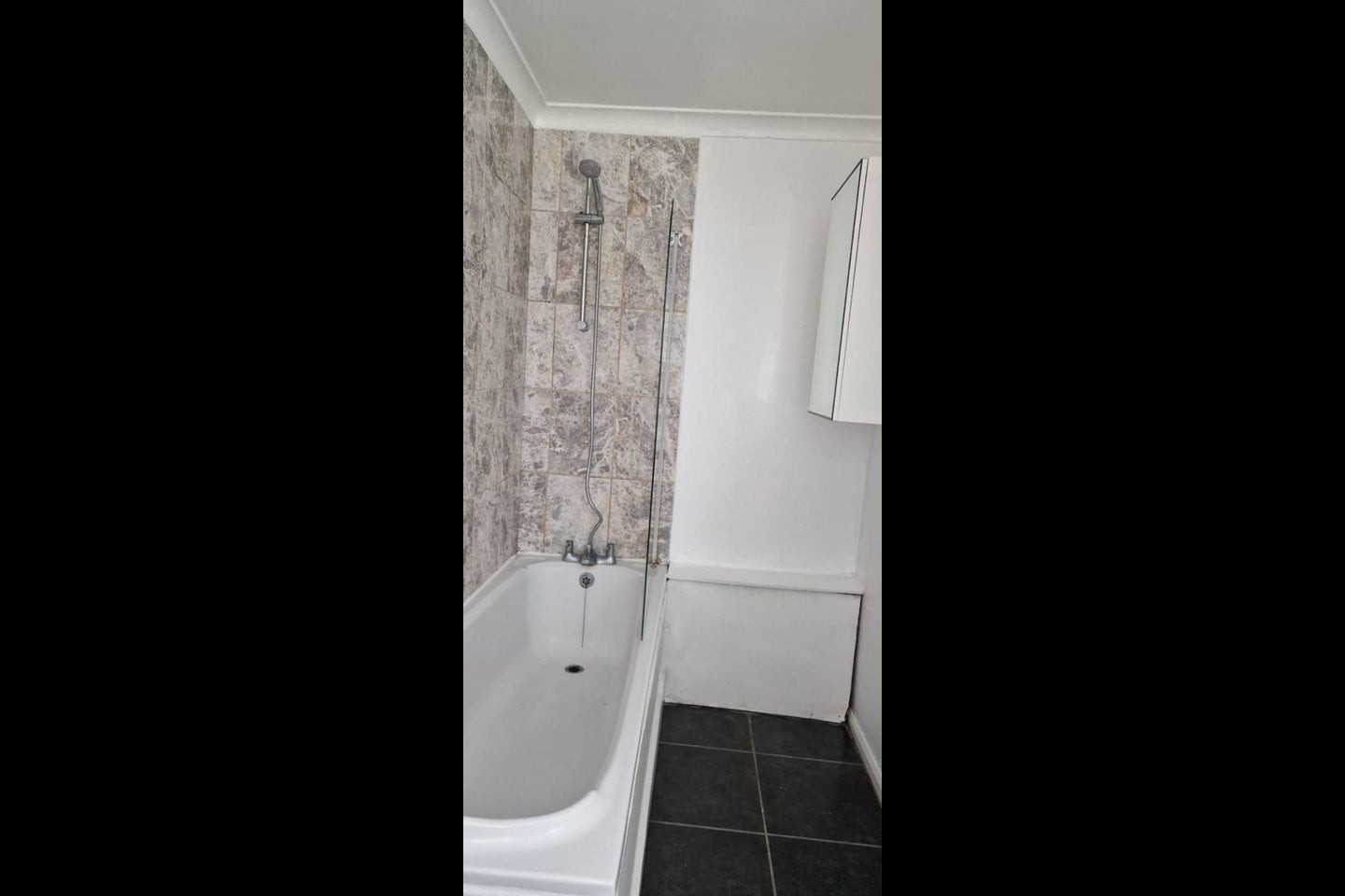 Room Alderman Avenue in Greater London