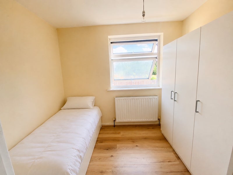 Room Atherton Road in Greater London