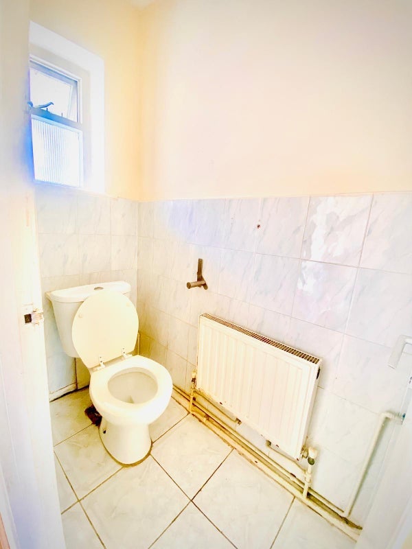 Room Atherton Road in Greater London