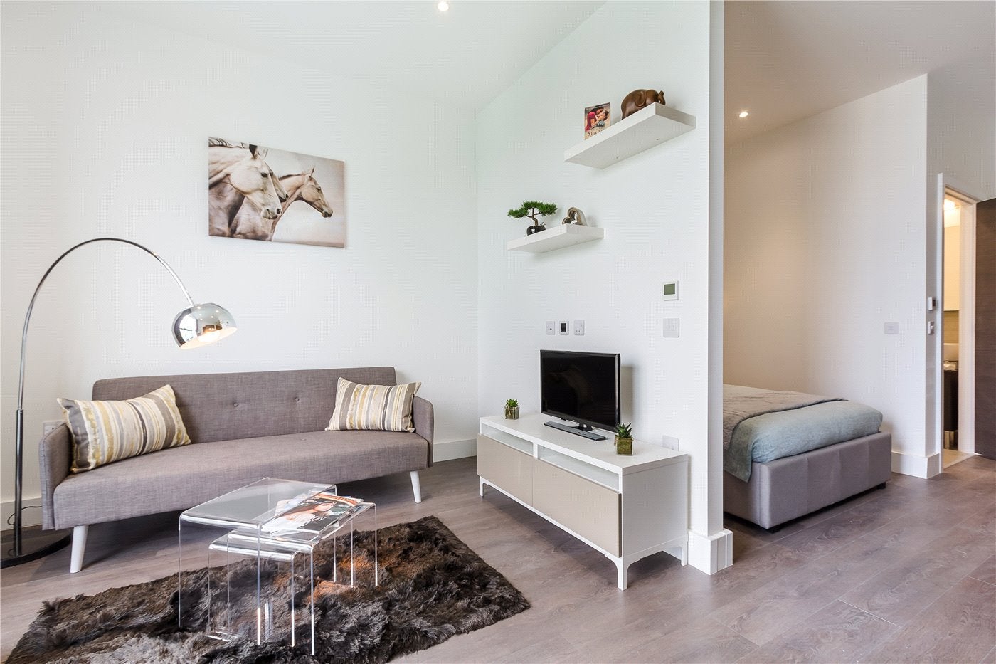 Flat Elmgrove Road in Greater London