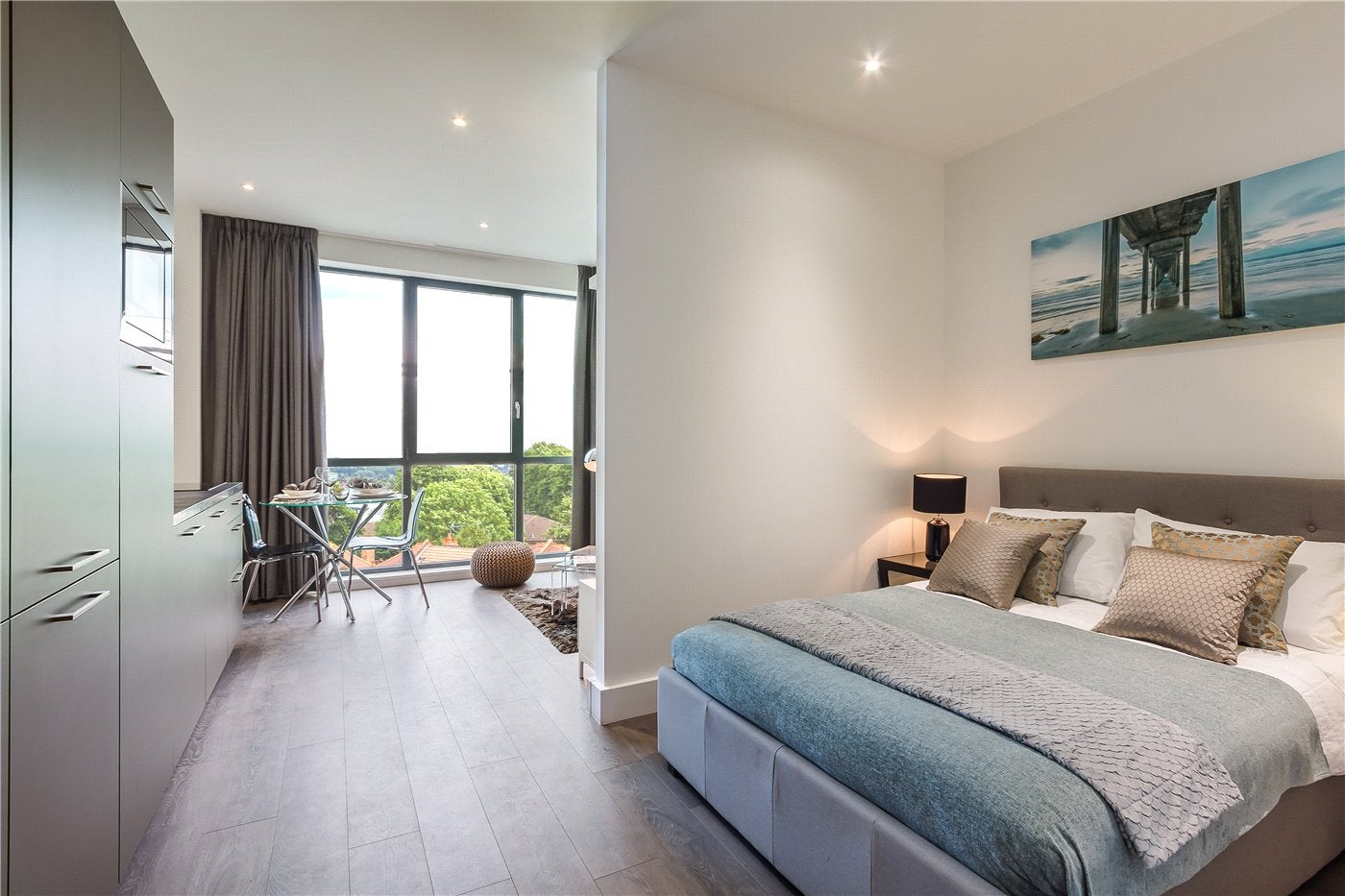 Flat Elmgrove Road in Greater London