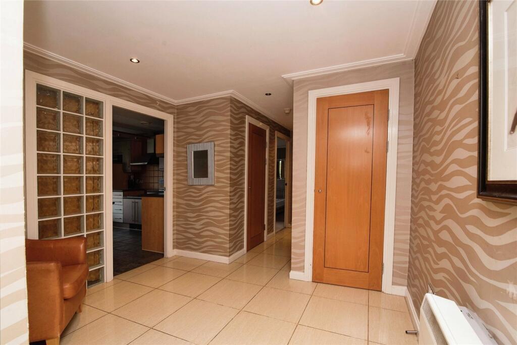 Flat Ffordd Radcliffe in Cardiff