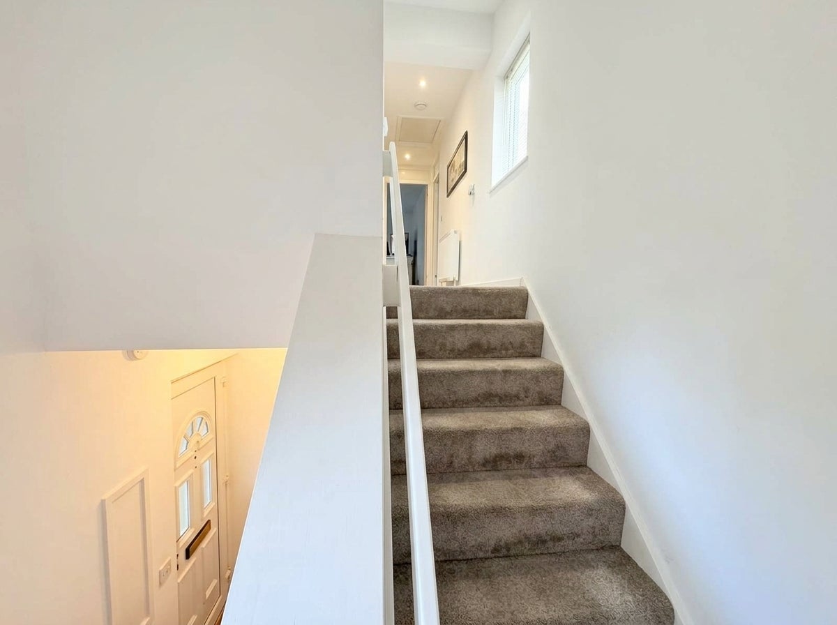 Flat Maxwell Road in Greater London