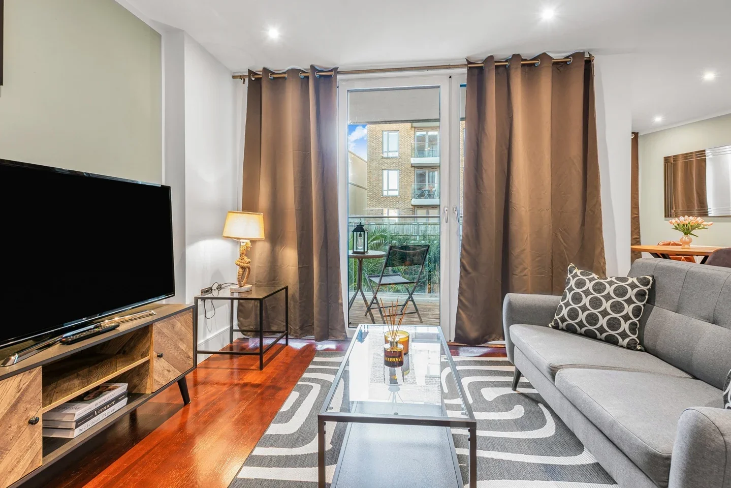 Flat St. Anne's Row in Greater London