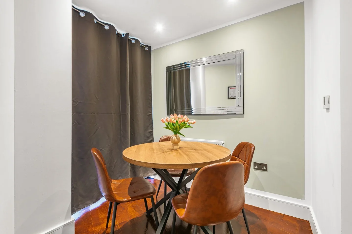 Flat St. Anne's Row in Greater London