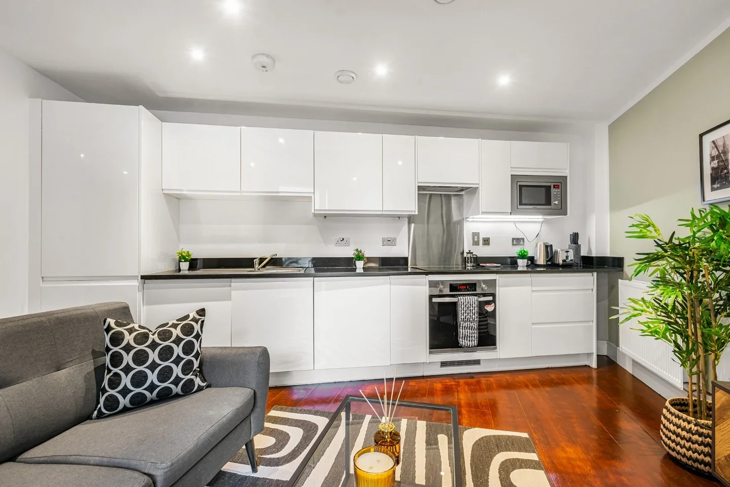 Flat St. Anne's Row in Greater London