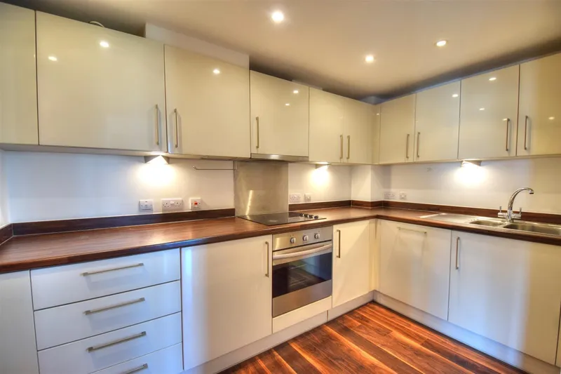 Flat Custom House Place in Liverpool