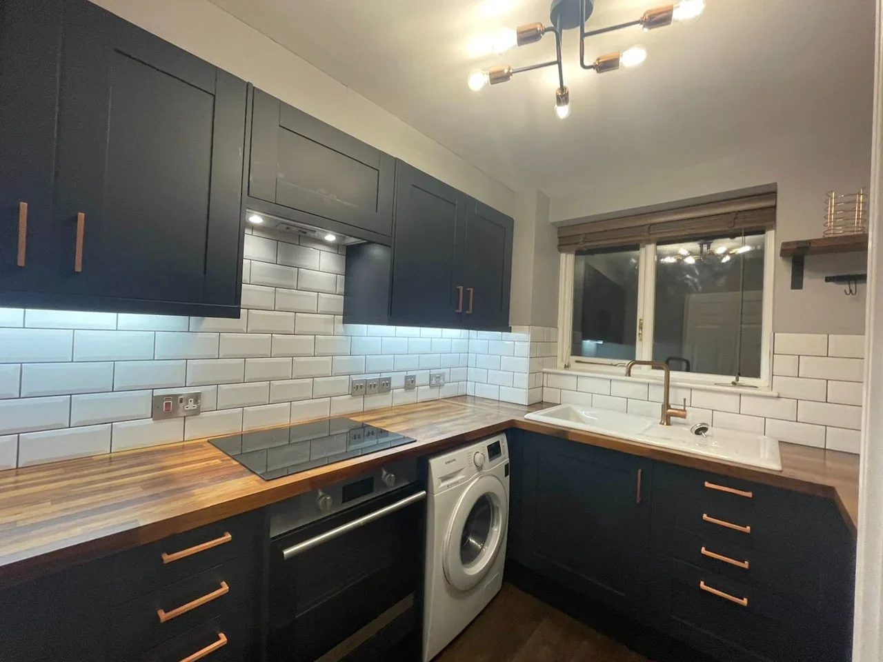 Flat Woodfield Road in Elmbridge