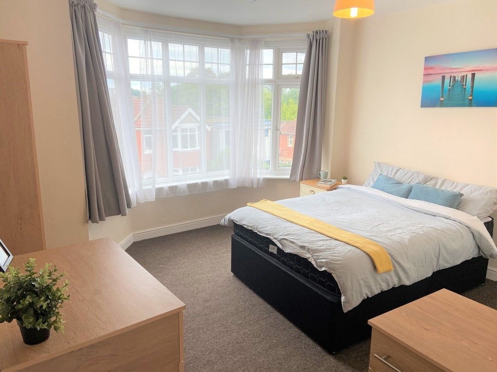 Room Kitchener Road in Southampton