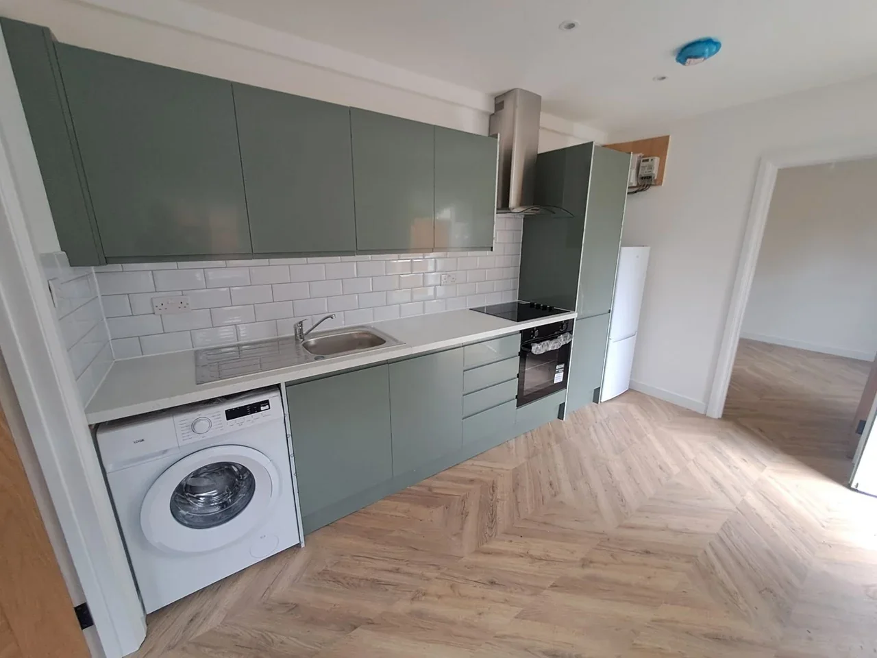 Flat Saxlingham Road in Greater London