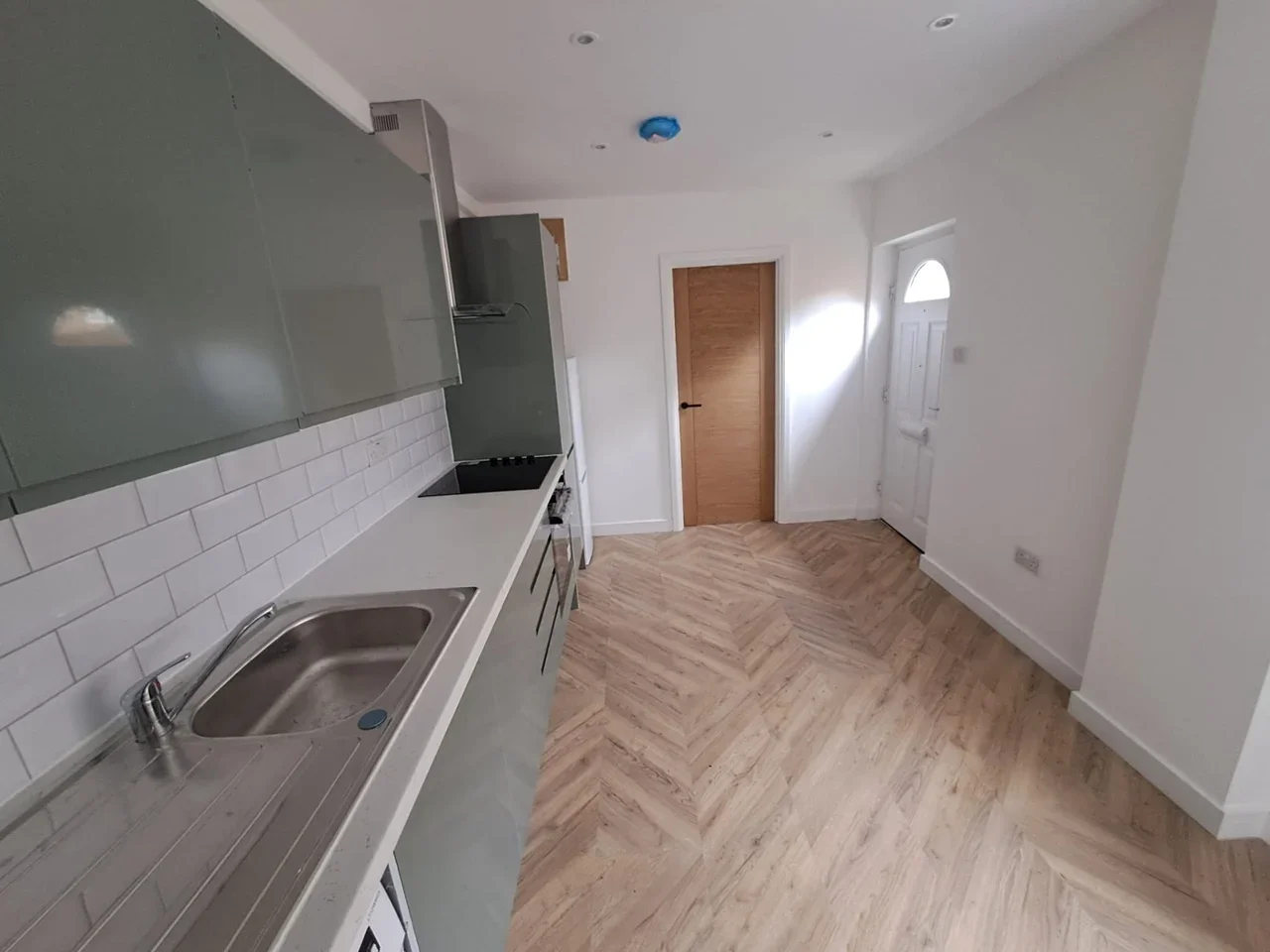 Flat Saxlingham Road in Greater London