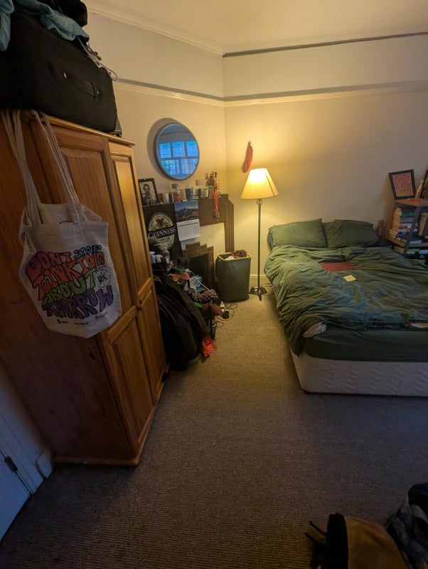 Room Belfield Road in Manchester