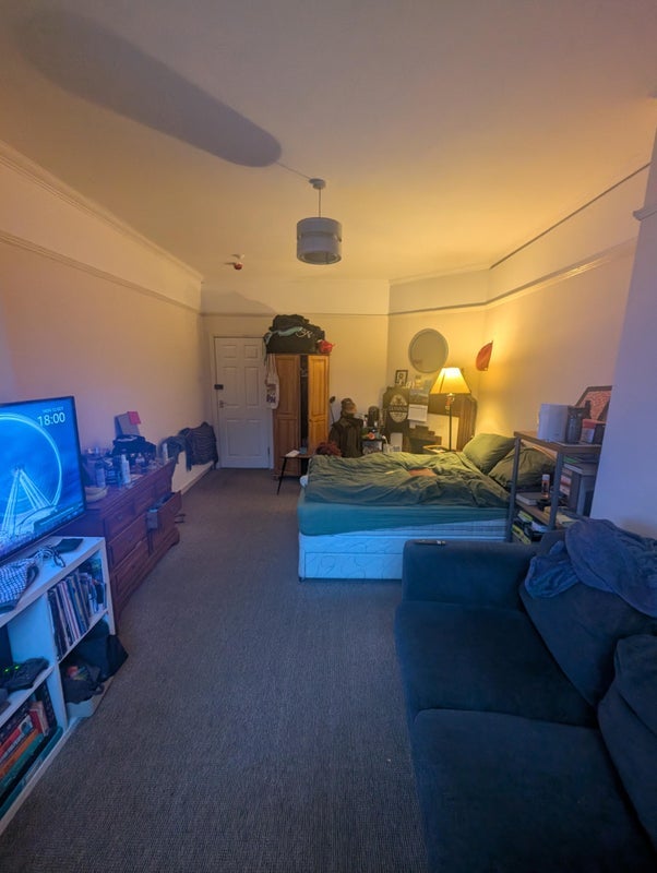 Room Belfield Road in Manchester