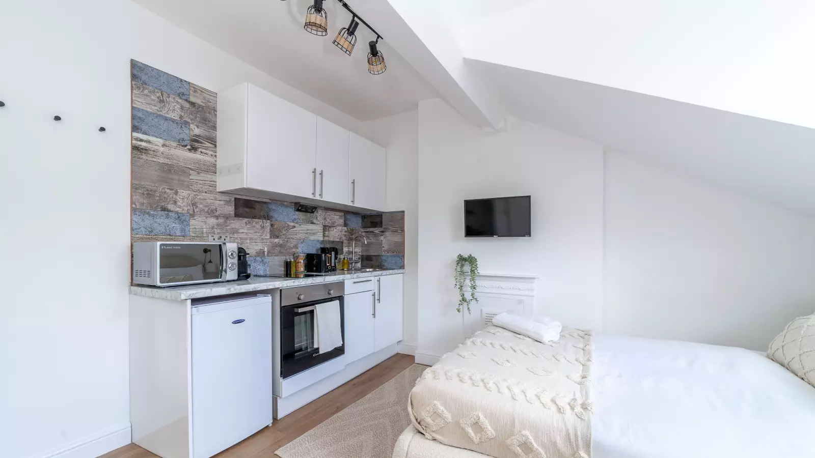 Flat Blackstock Road in Greater London