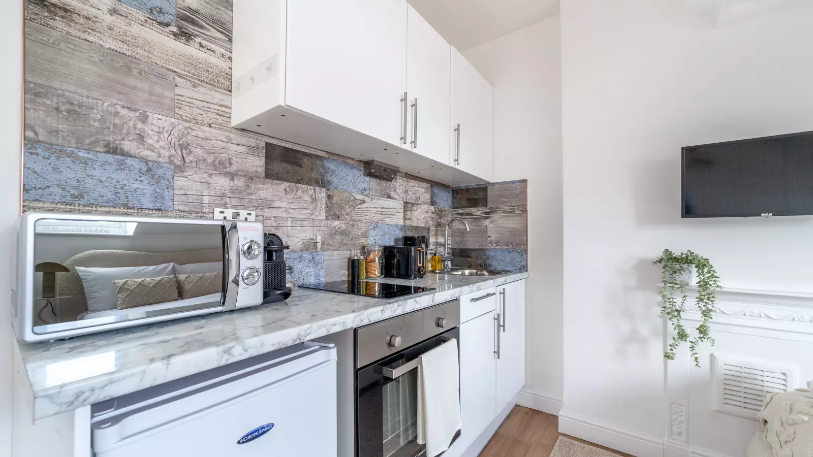 Flat Blackstock Road in Greater London