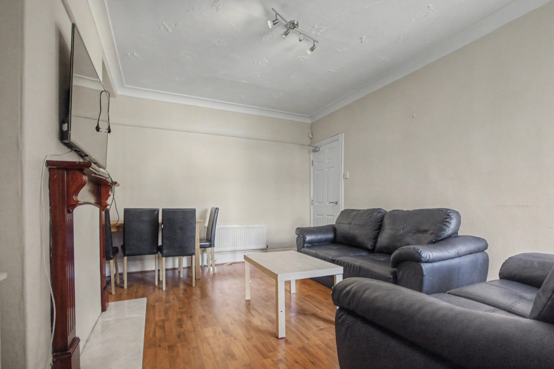 Flat Brandon Grove in Newcastle upon Tyne