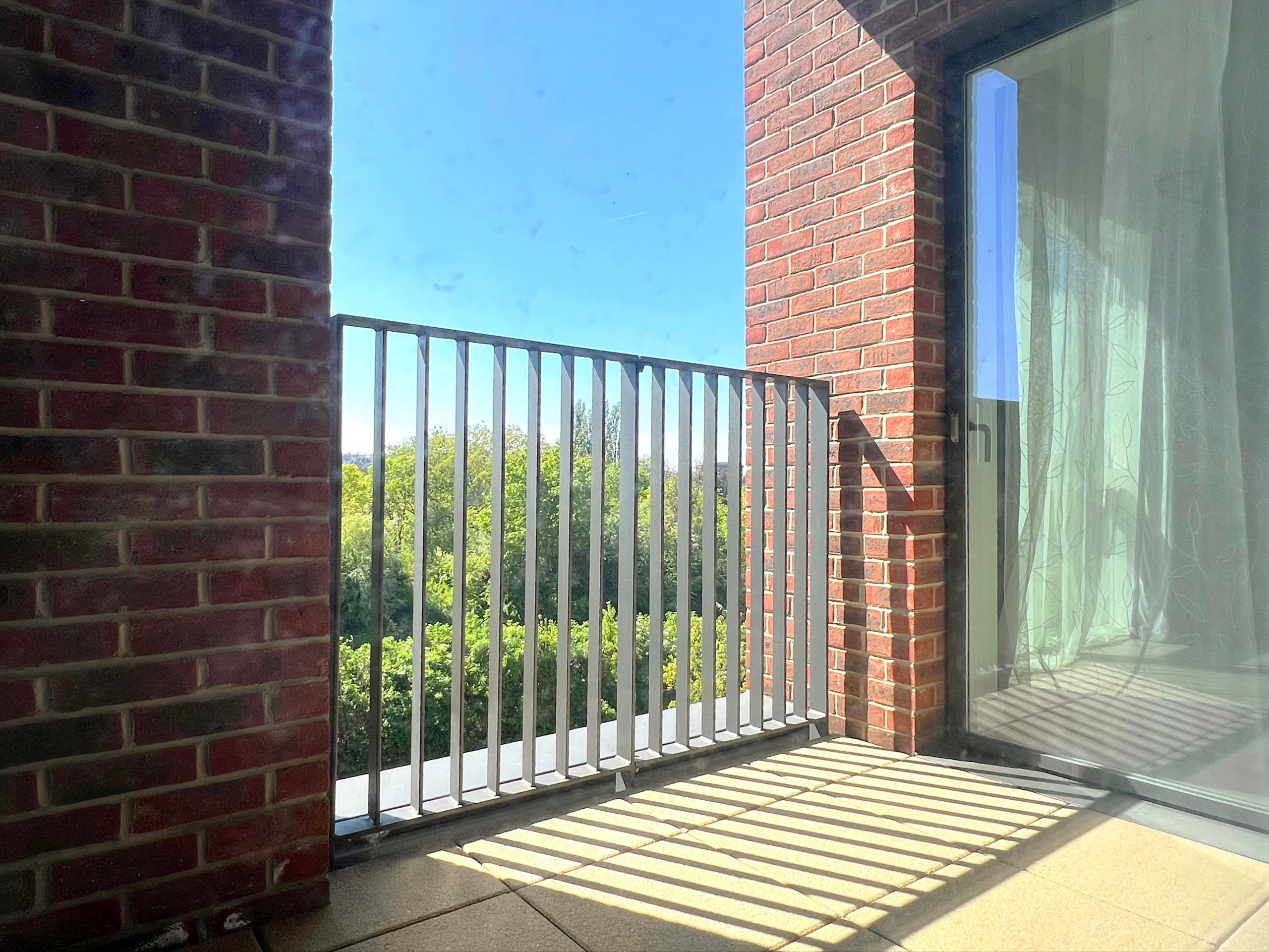 Flat Achill Close in Greater London