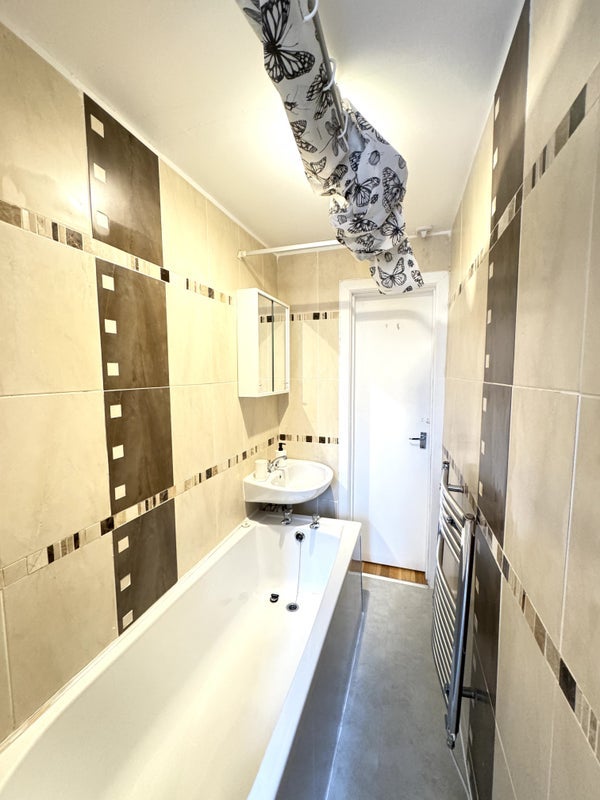 Flat Aberdour Street in Glasgow