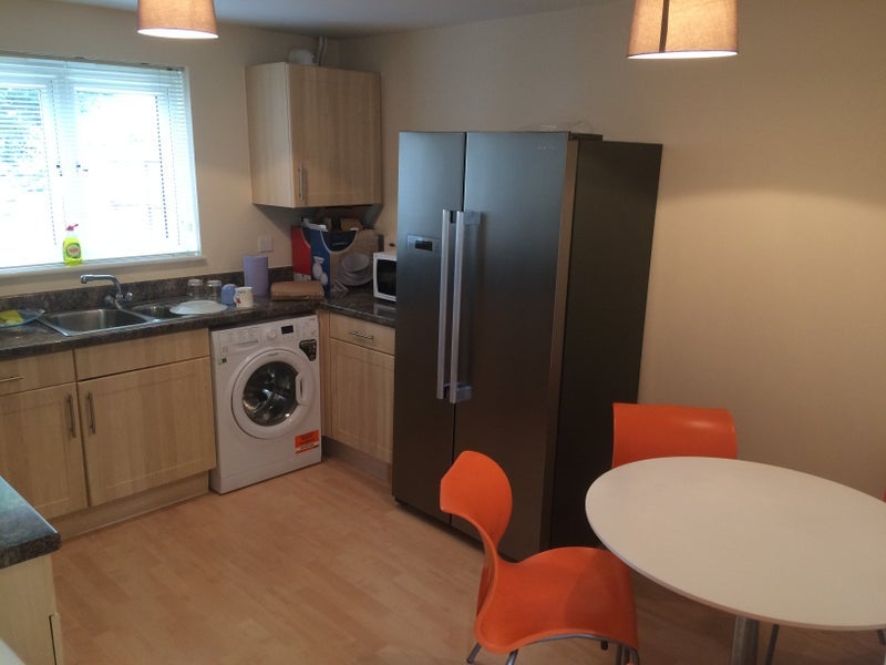 Room Macfarlane Chase in Weston-super-Mare