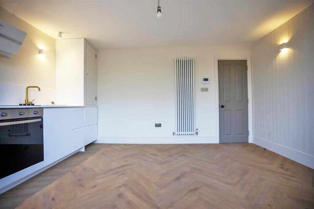 Flat Wilbraham Road in Manchester