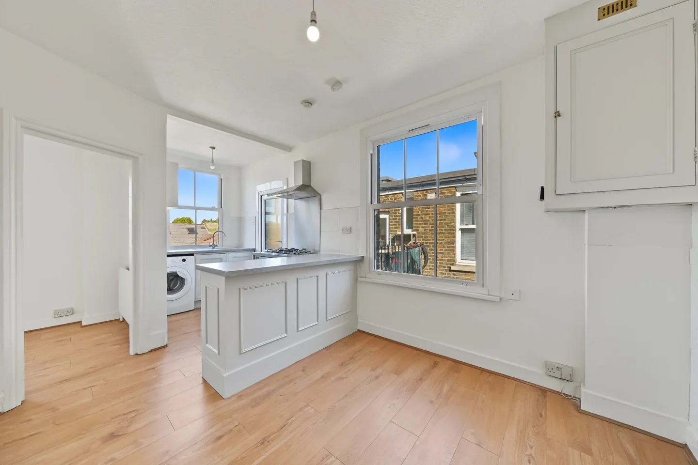 Flat Elmhurst Street in Greater London