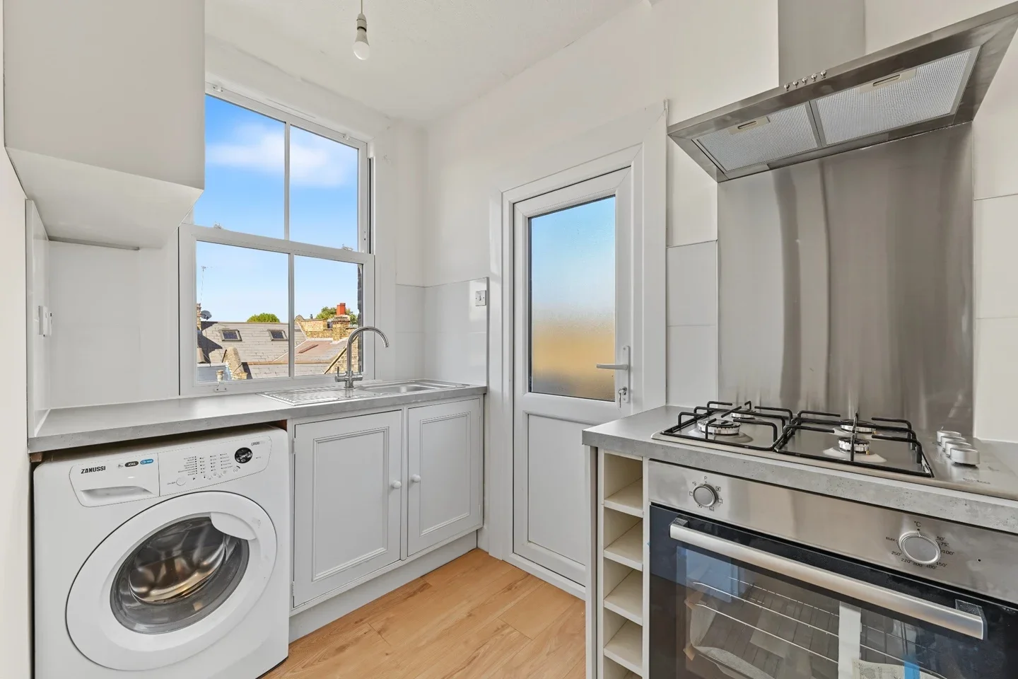 Flat Elmhurst Street in Greater London