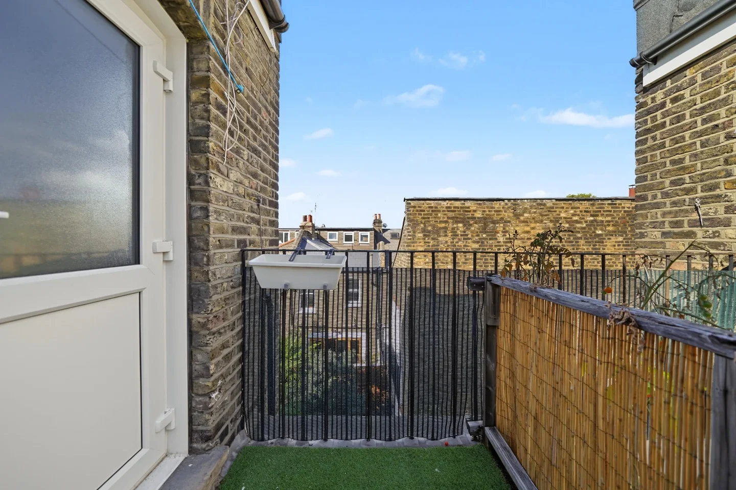 Flat Elmhurst Street in Greater London