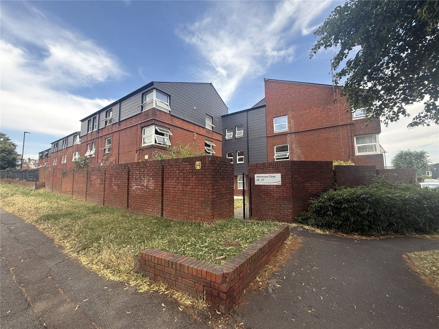 Flat Whitmore Close in Greater London