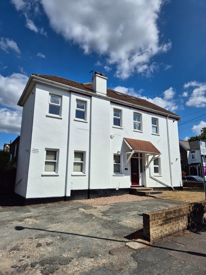 Flat Doveton Road in Greater London
