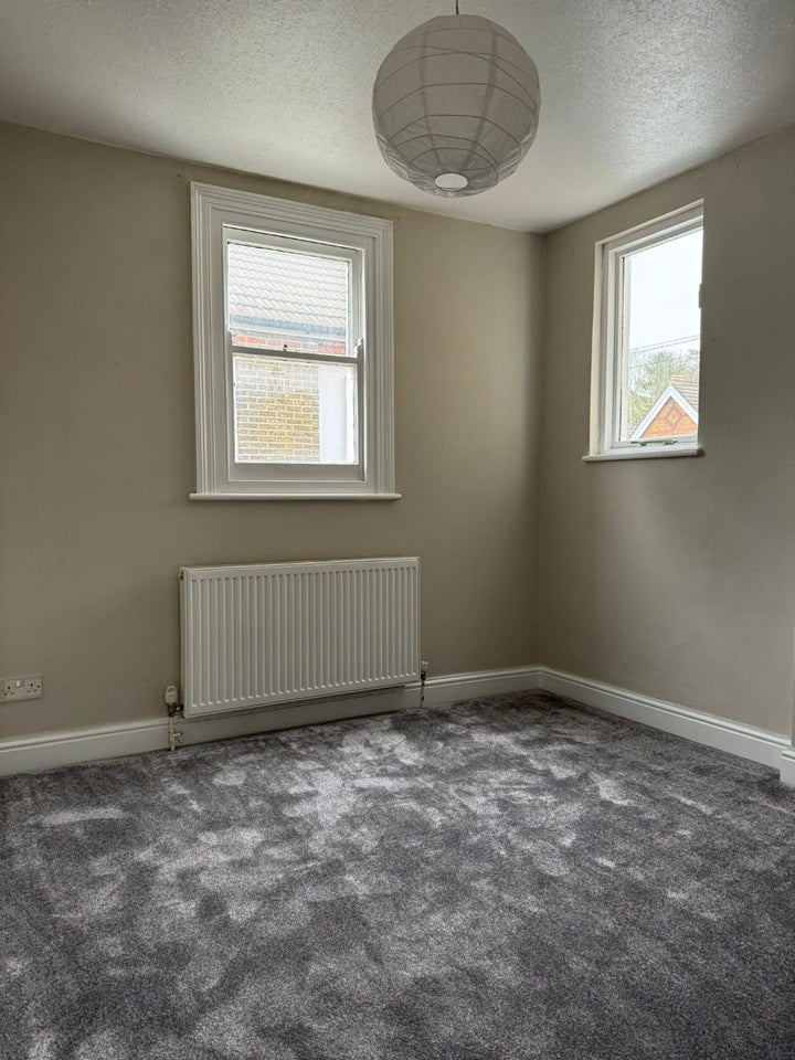 Flat Doveton Road in Greater London