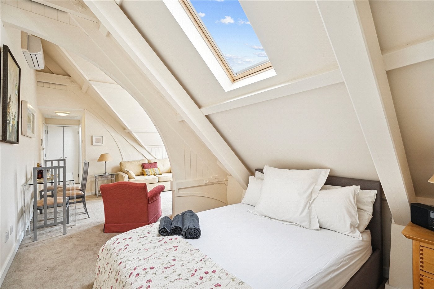 Flat Walton Street in Greater London