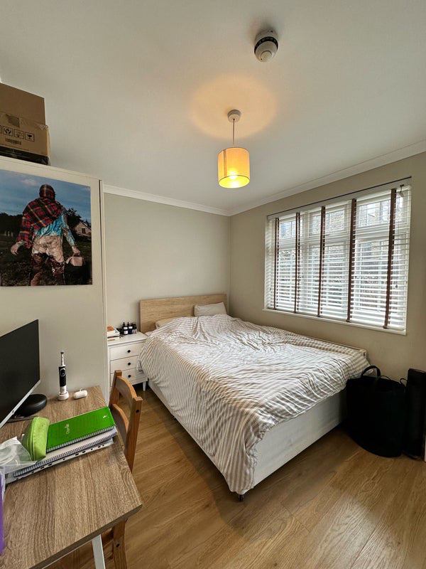 Room Moscow Road in City of Westminster