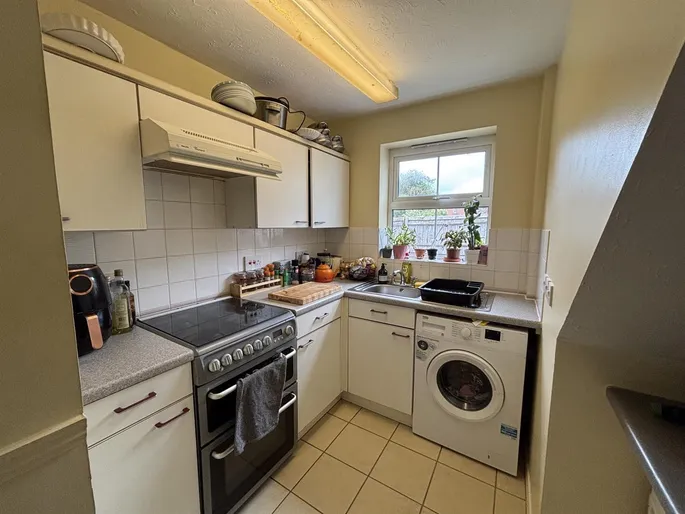 House Canterbury Close in Cherwell District