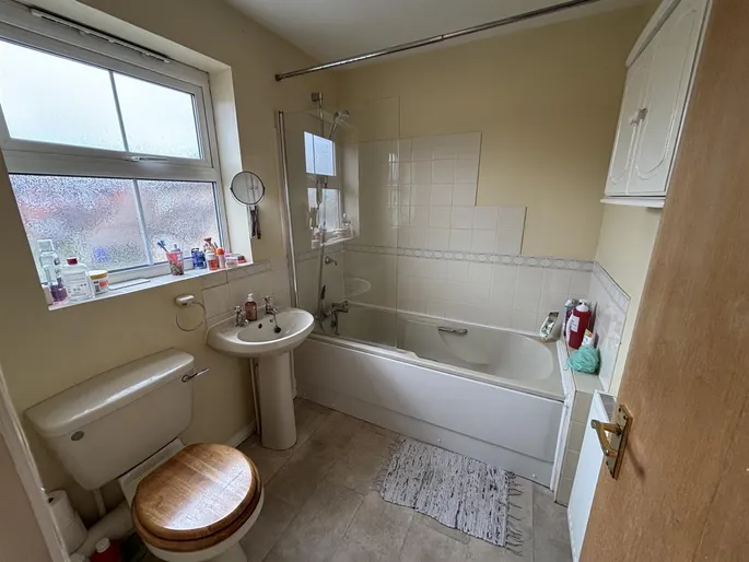 House Canterbury Close in Cherwell District