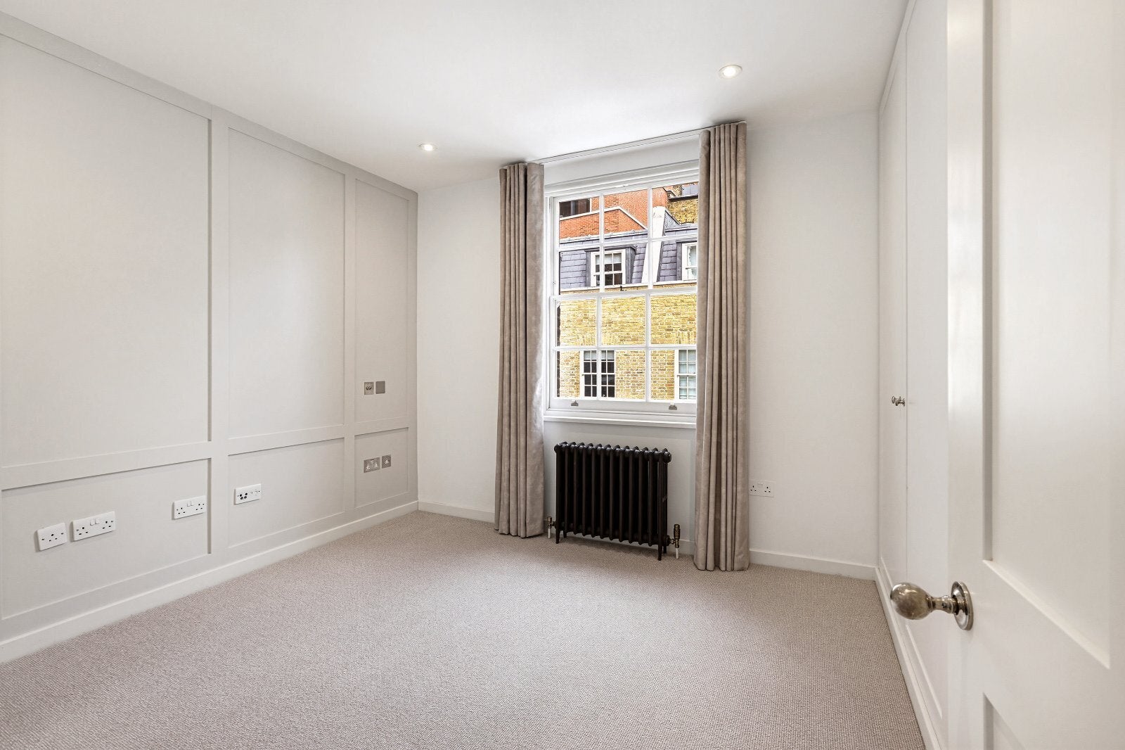 Flat Kinnerton Street in City of Westminster