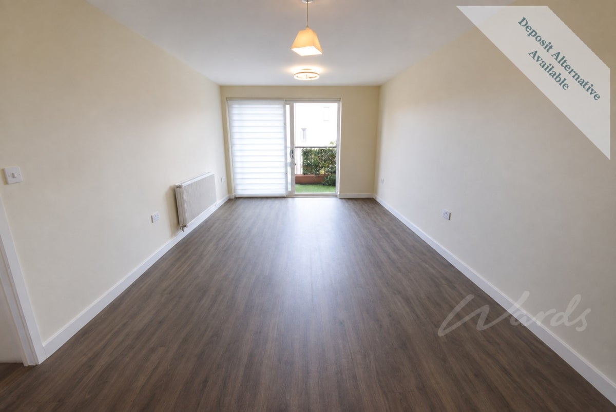 Flat Starboard Crescent in Gillingham