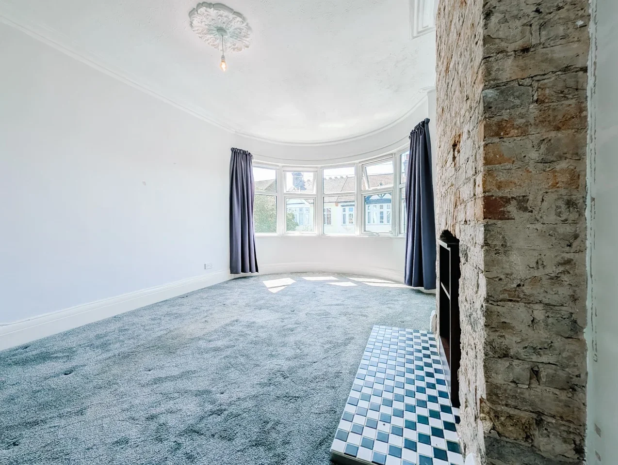 Flat Southview Drive in Southend-on-Sea