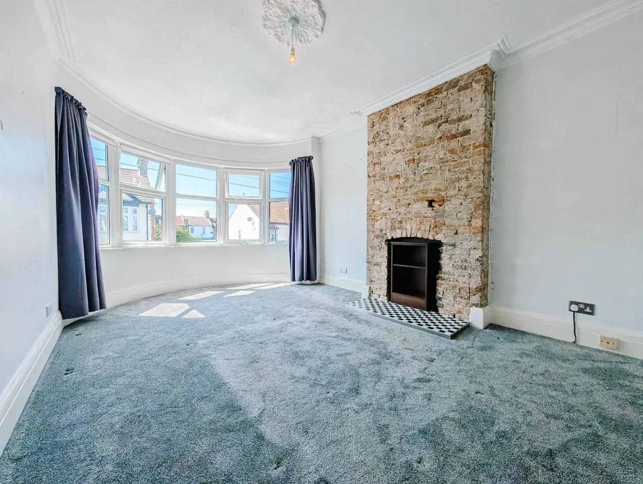 Flat Southview Drive in Southend-on-Sea