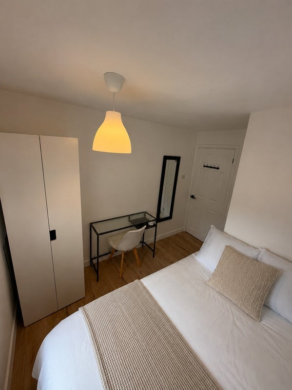 Room Edenhall Gardens in Nottingham