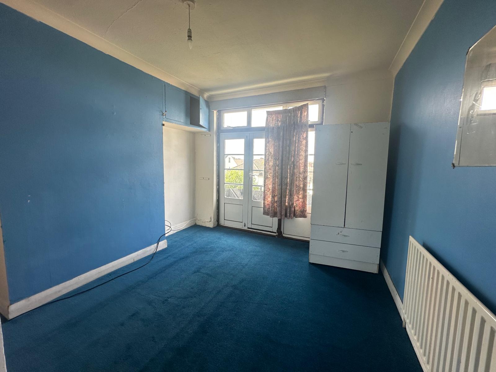 Flat Harrow Road in Greater London