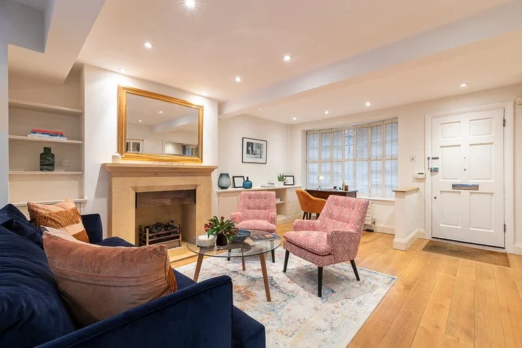 House Dunstable Mews in City of Westminster
