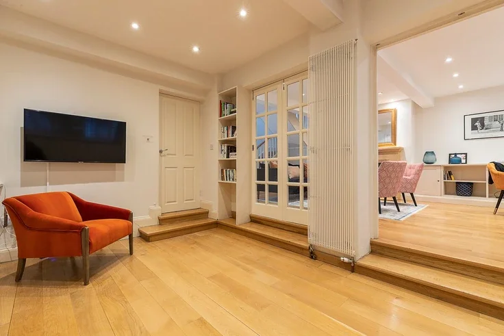 House Dunstable Mews in City of Westminster