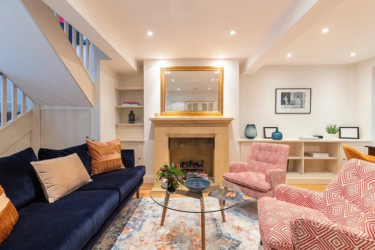 House Dunstable Mews in City of Westminster