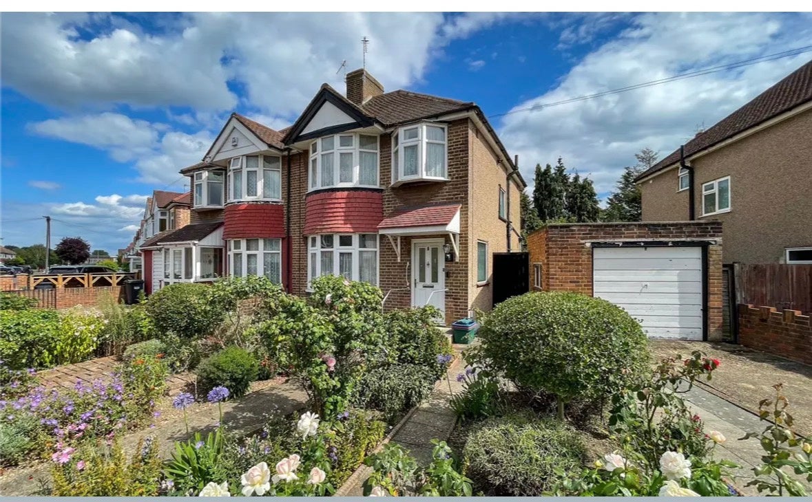 House Boundaries Road in Greater London